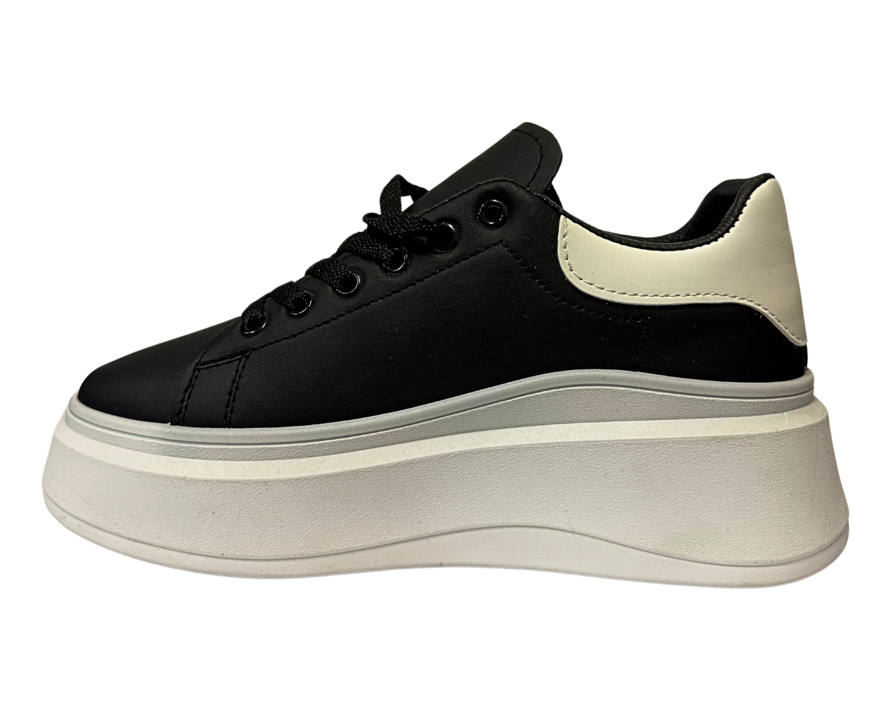 Women's Faux Leather Flat Sole And Lace Up Trainers