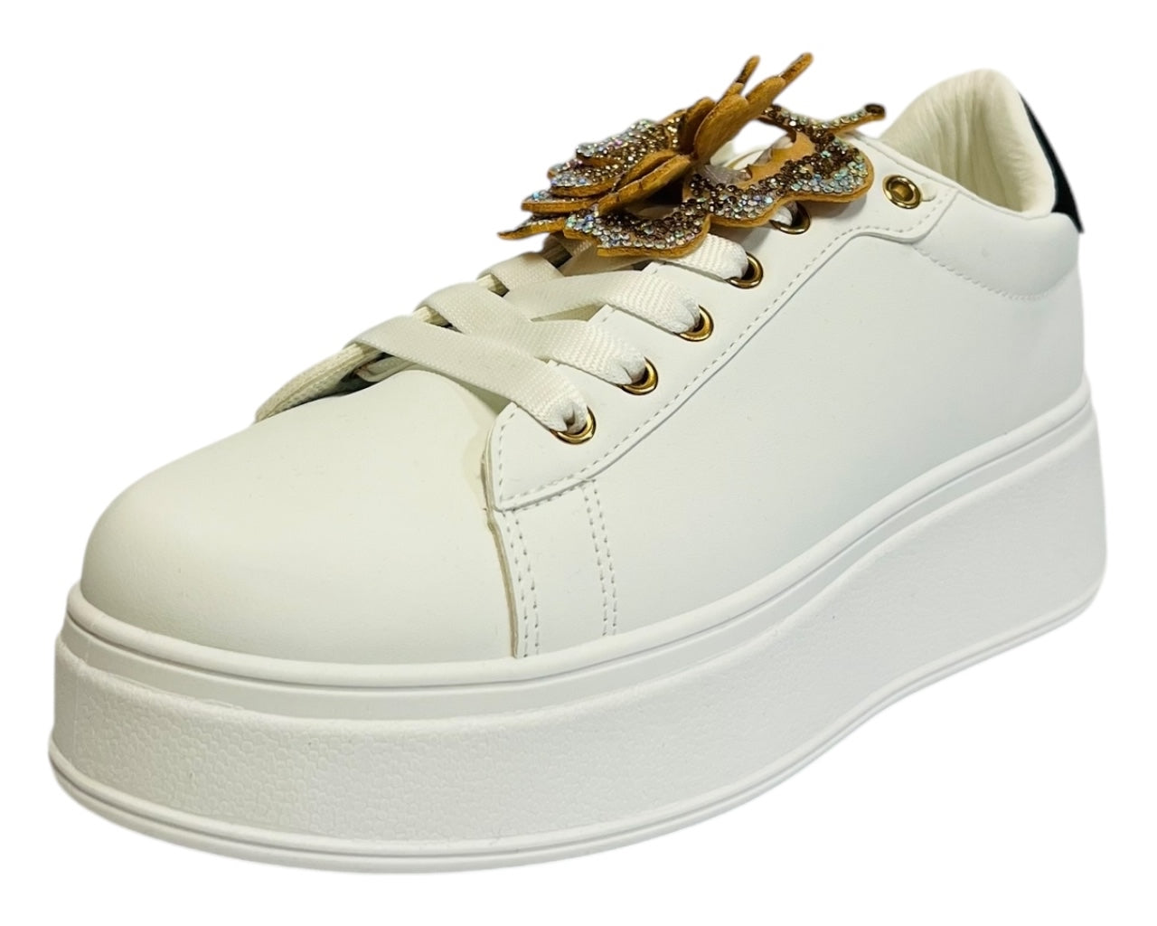 Women's butterfly lace shoe