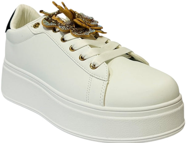 Women's butterfly lace shoe