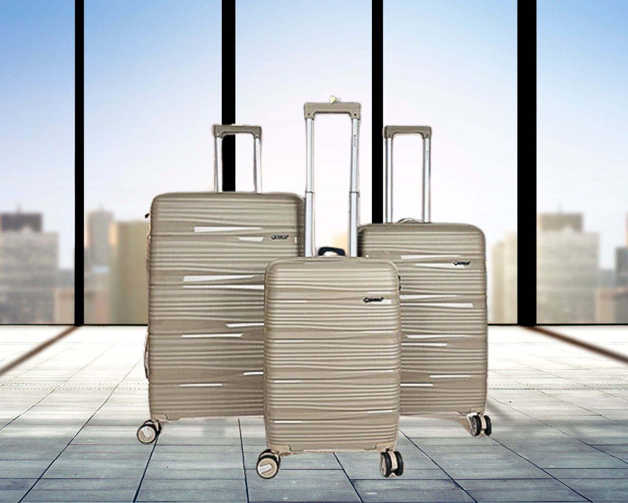 Hard Shell Lightweight Set of 3 Polypropylene Suitcases with Expandable Gusset
