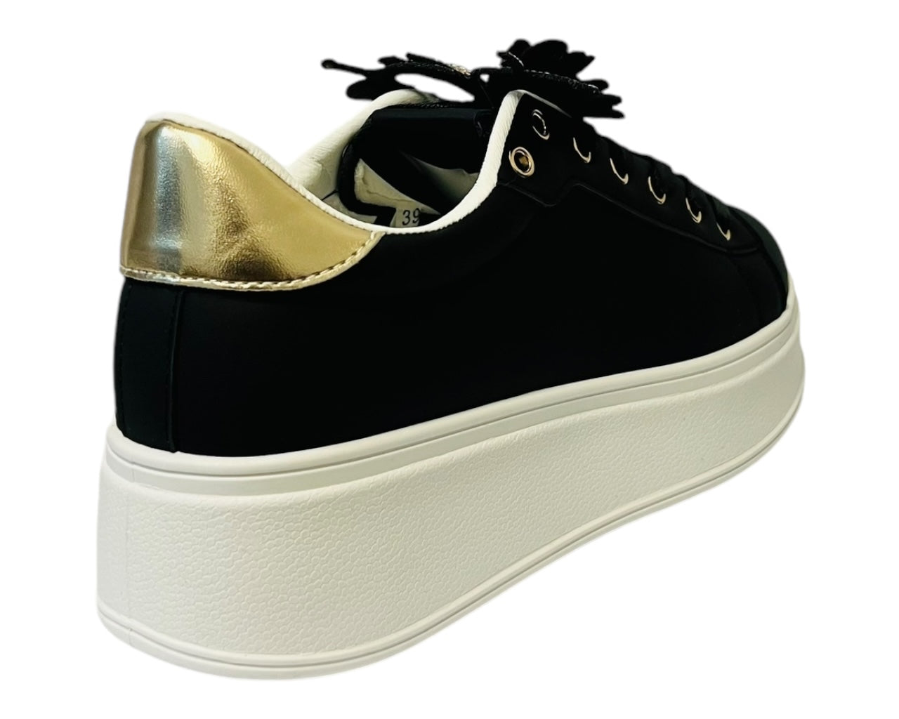 Women's butterfly lace shoe