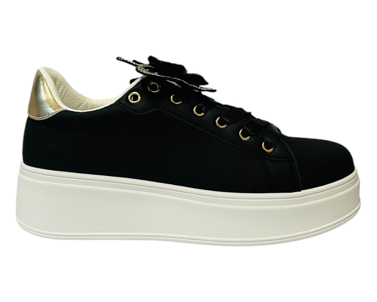 Women's butterfly lace shoe