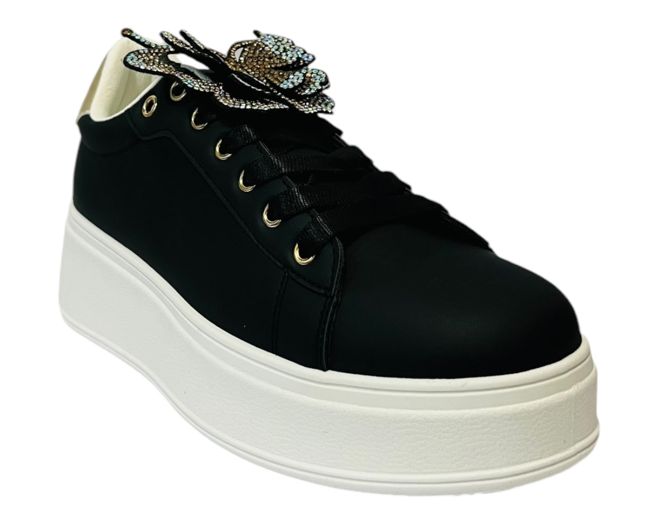 Women's butterfly lace shoe